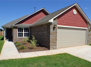 9305 NW 70th St, Yukon, OK 73099