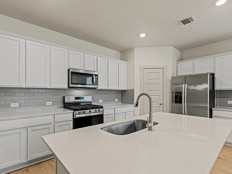 10906 Fulton Ave — Photo 10