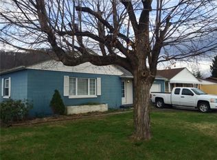 1446 Sattes Cir, Nitro, WV 25143