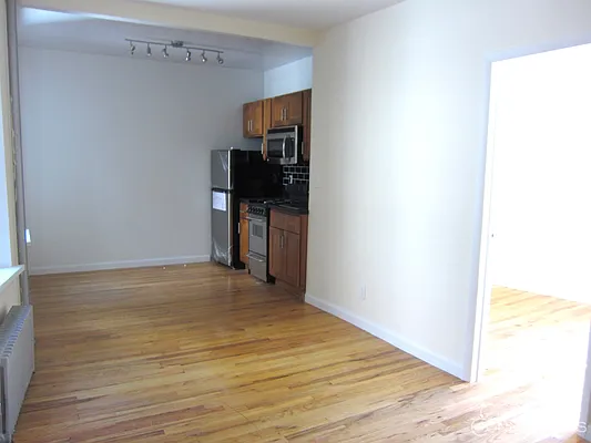 Rented by City Connections Realty | media 9