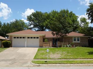 3204 Princess St, Bedford, TX 76021
