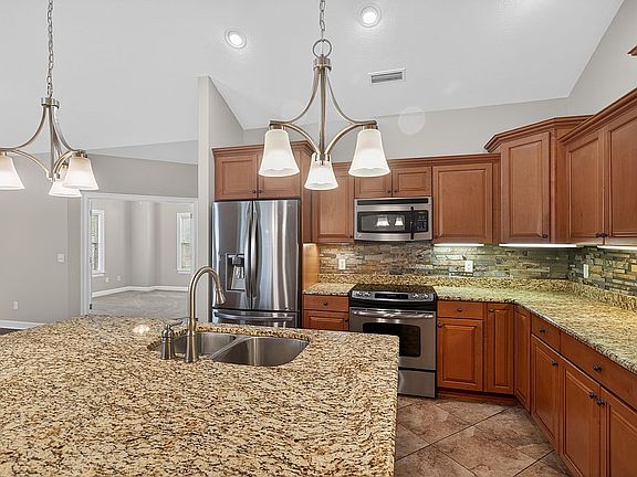 5th image of 306-2 Hidden Creek Cir