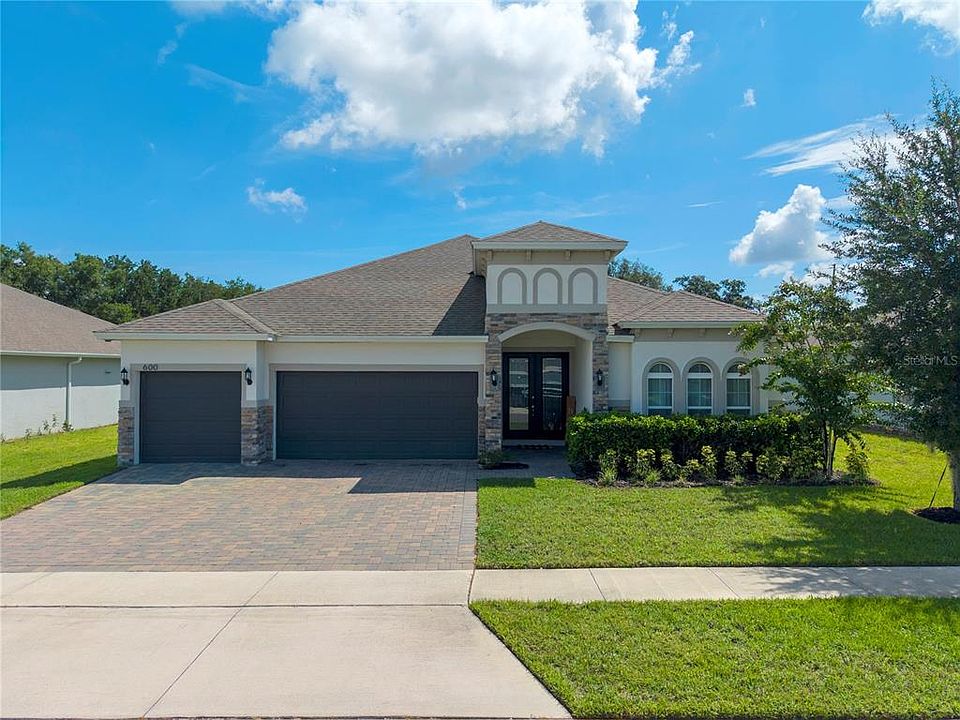 1st image of 600 Avila Pl