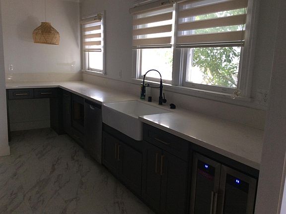 2nd image of 244 1/2 N Kenwood St #244-1/2