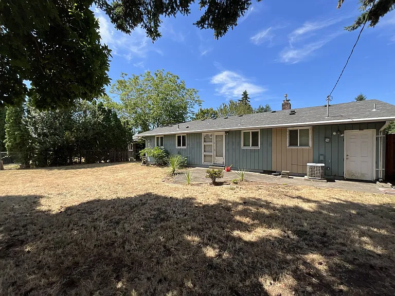 730 SE 143rd Ave — Photo 31