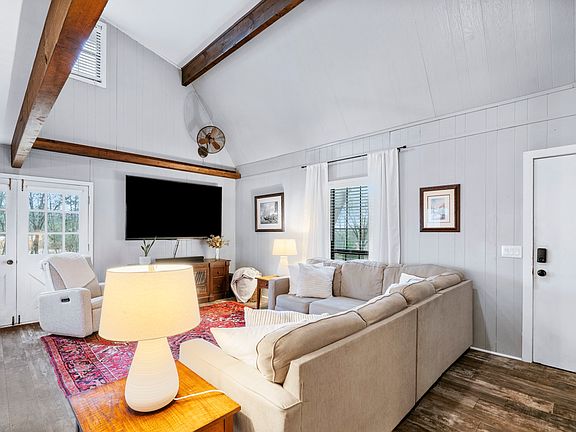 5th image of 1494 Rock Springs Rd