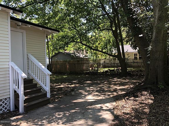 4th image of 4030 Myra St