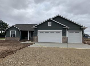 4202 Hayfield Dr, Omro, WI 54963
