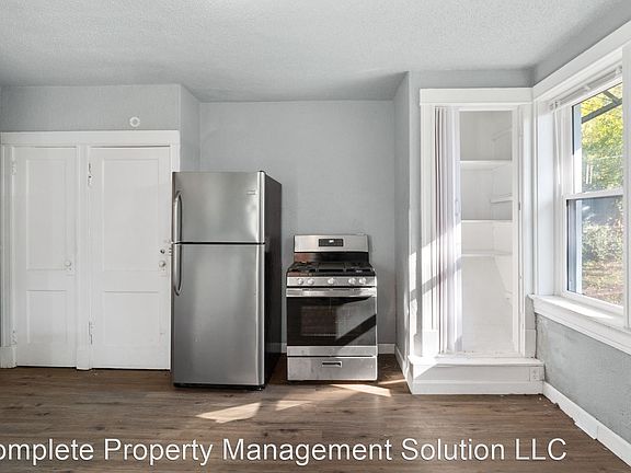 4th image of 3928 Utah St Floor 1