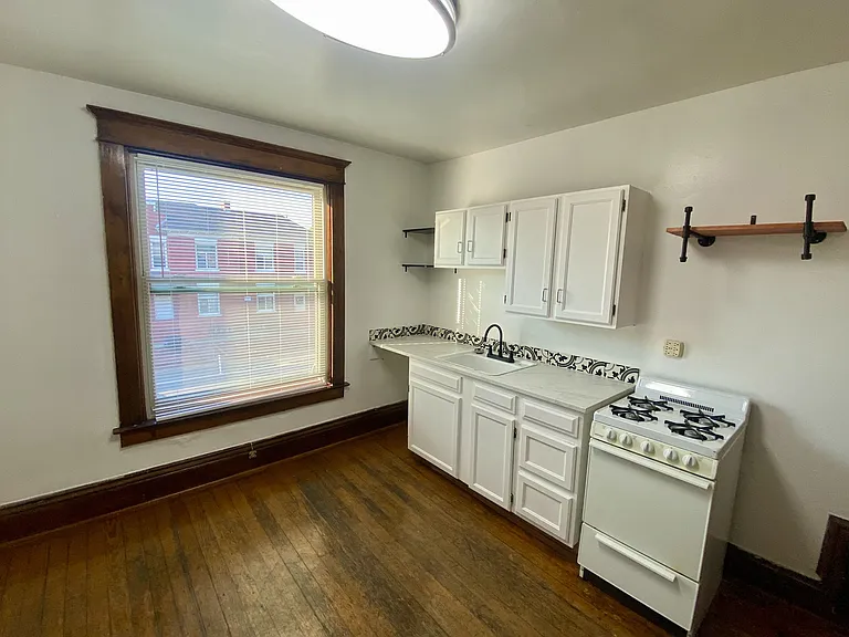 Lincoln Park Apartments — Photo 19