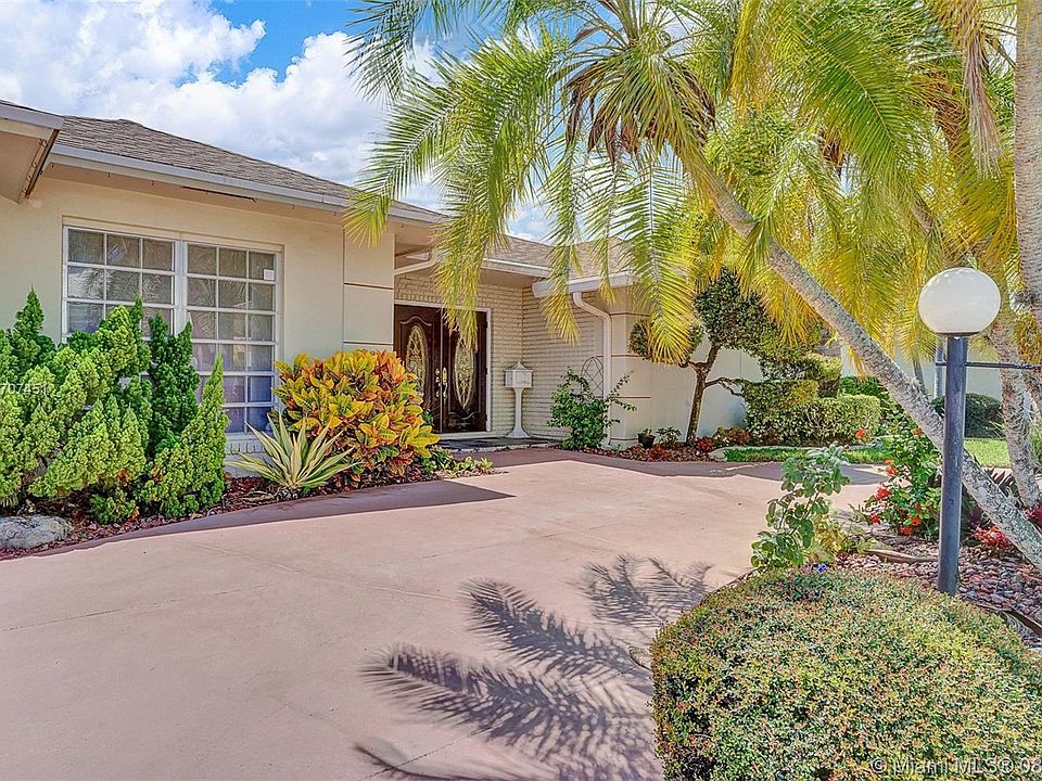 1st image of 4809 Kumquat Dr