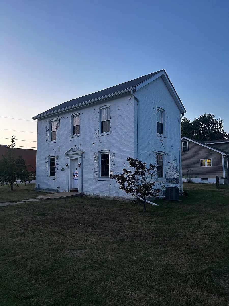 Building Photo - 417 Oak St