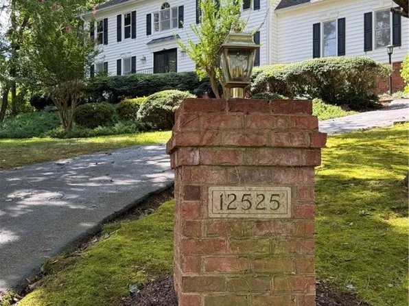 12525 Misty Lake Ct, Midlothian, VA 23114