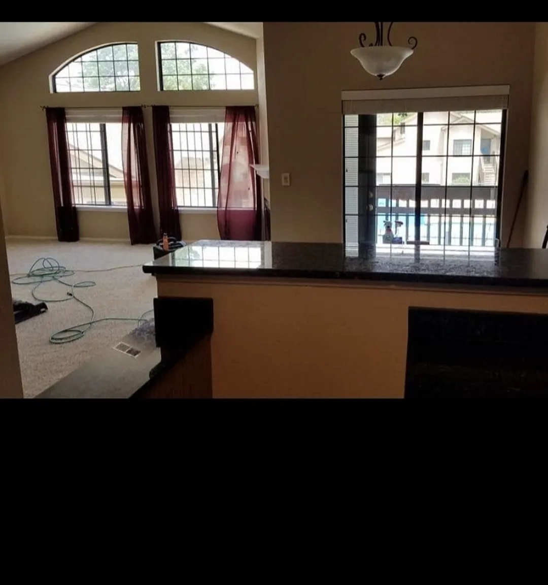 1 bed, 968 sqft, $1,800 — Photo 3