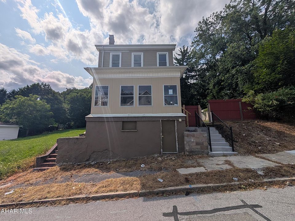1st image of 120 E Walnut Ave