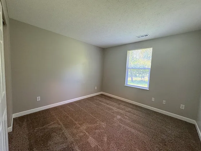 697 Kenny Ln — Photo 17