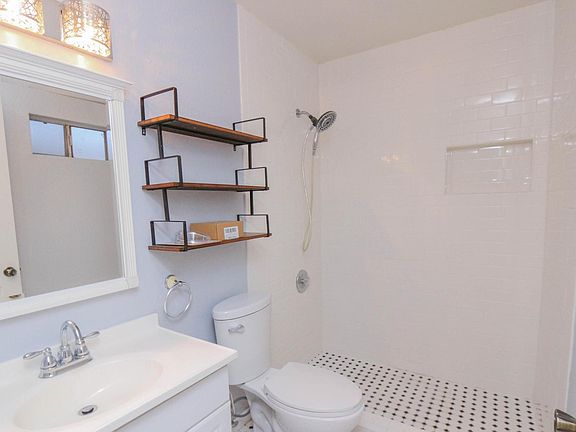 5th image of 1742 E Isabella Ave