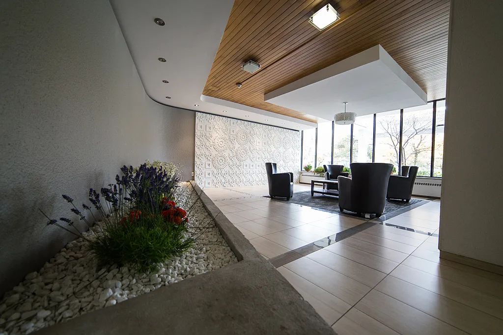 Apartment for rent at 20 Fontenay Court — Photo 4