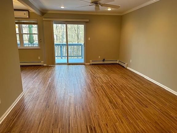 3rd image of 36 Coachlight Dr #36
