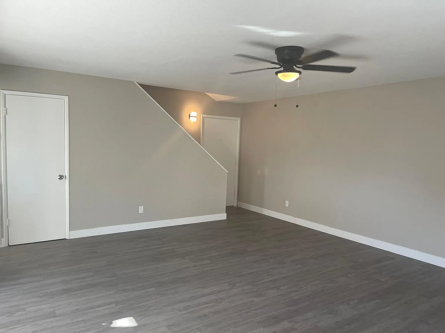 3 bed, 1369 sqft, $2,150 — Photo 4
