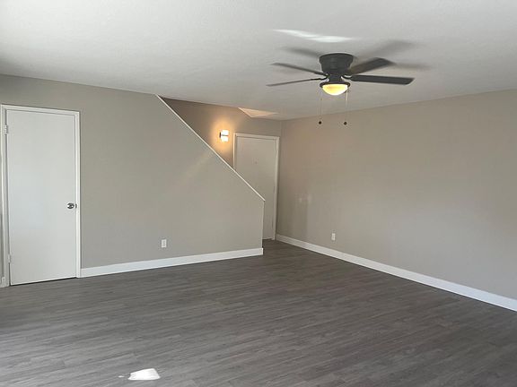4th image of 219 E Betty Elyse Ln