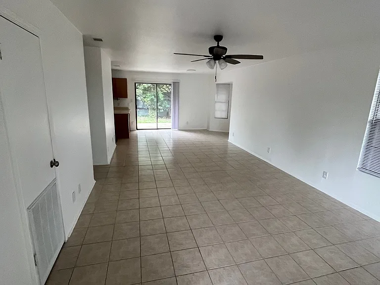 3254 Beevers Cir — Photo 4