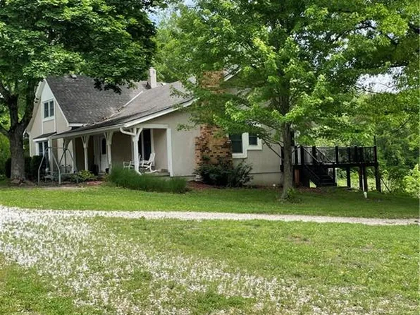 13905 Leavenworth Rd, Basehor, KS 66007