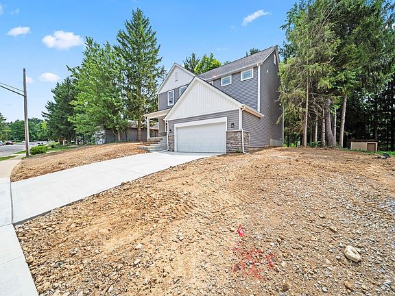 3rd image of 1612 Whispering Pine Ln