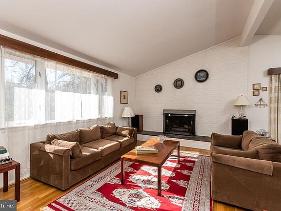 2nd image of 6300 Beachway Dr