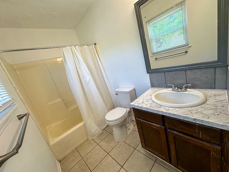 7842 Briardale Dr — Photo 8