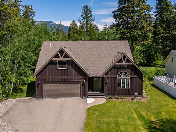 2nd image of 1018 Saint Andrews Dr