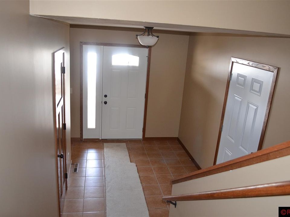 1st image of 419 Owl Ln