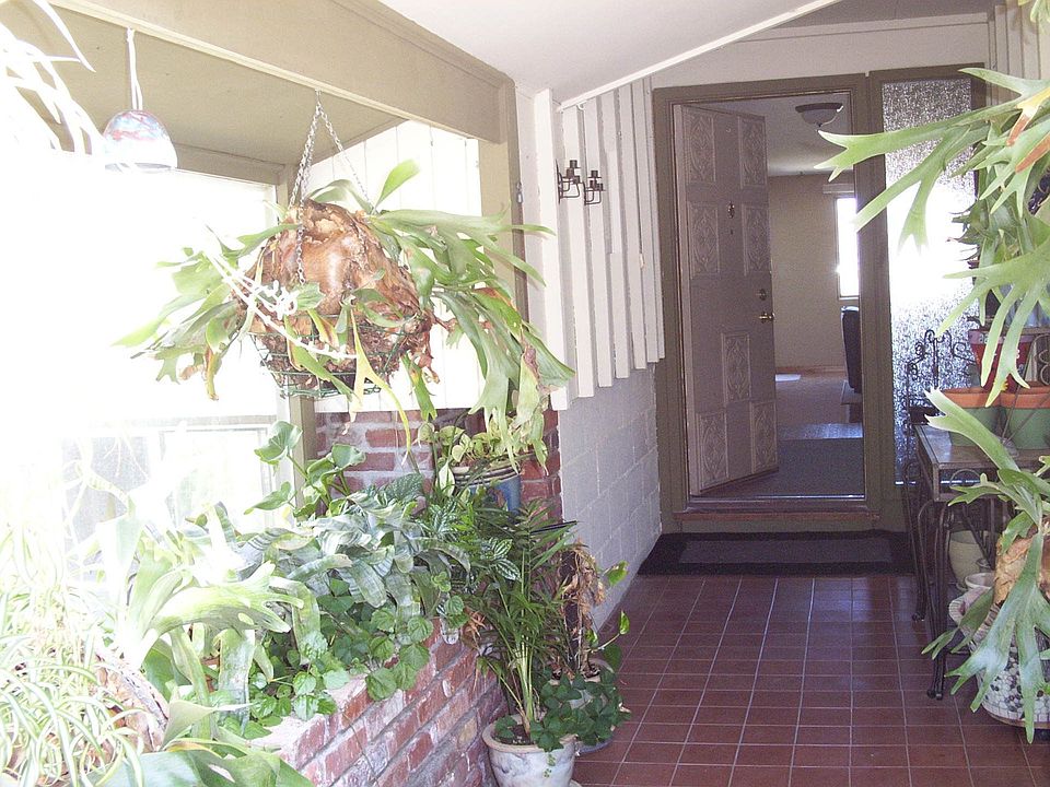 Atrium Entry