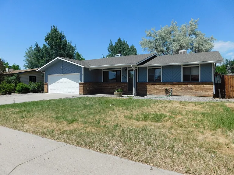644 Starlight Dr — Photo 1