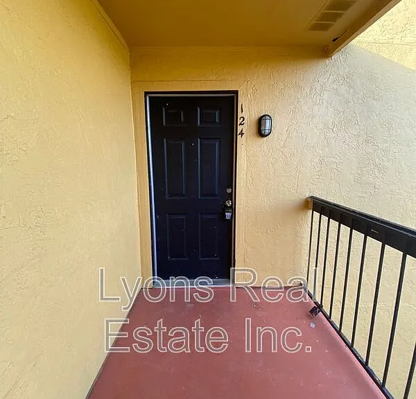 2855 Winkler Ave #124 — Photo 30