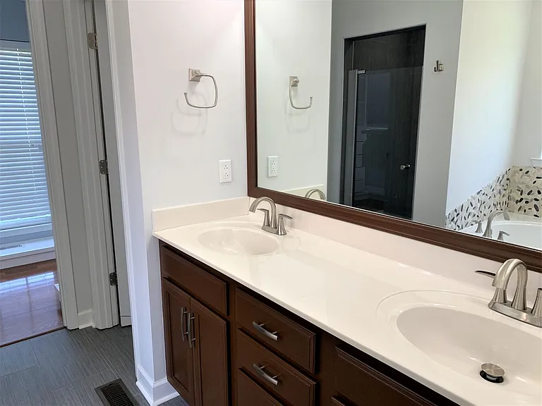 320 Foundry Cir — Photo 14