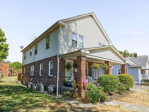 3rd image of 1704-1706 W 3rd Ave