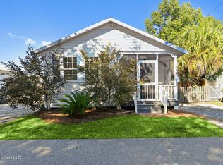 349 State St, Bay Saint Louis, MS 39520