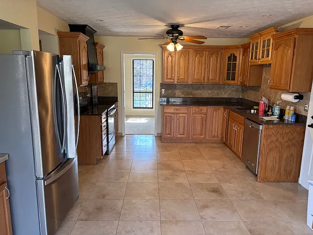 4635 Saybrook Ct — Photo 3