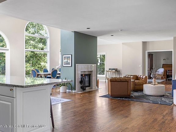 5th image of 147 Bristol Hill Road
