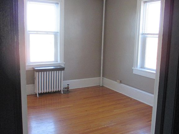 5th image of 220 2nd St #3