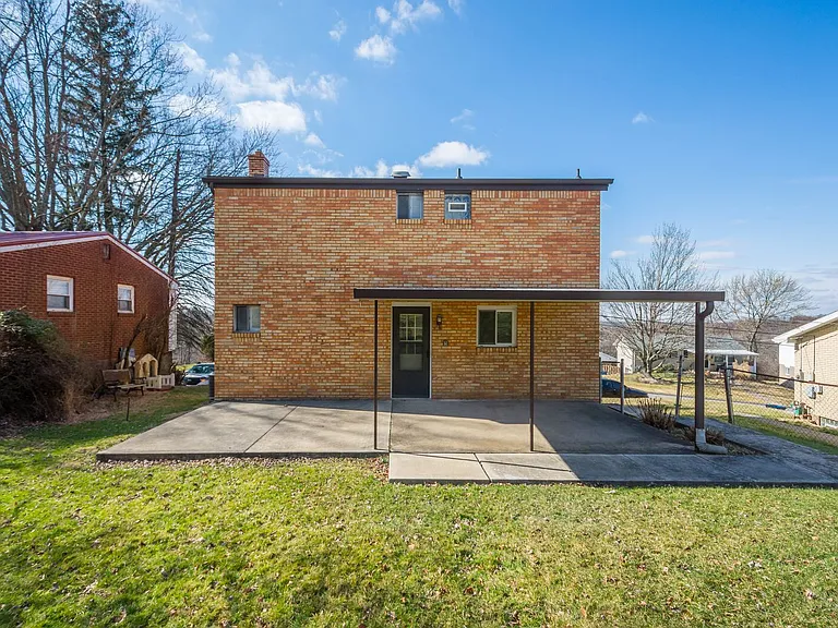 743 Elm Dr — Photo 7