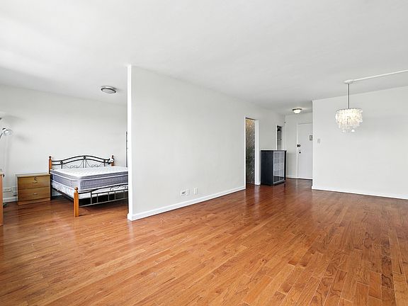 3rd image of 6636 Yellowstone Blvd APT 25G