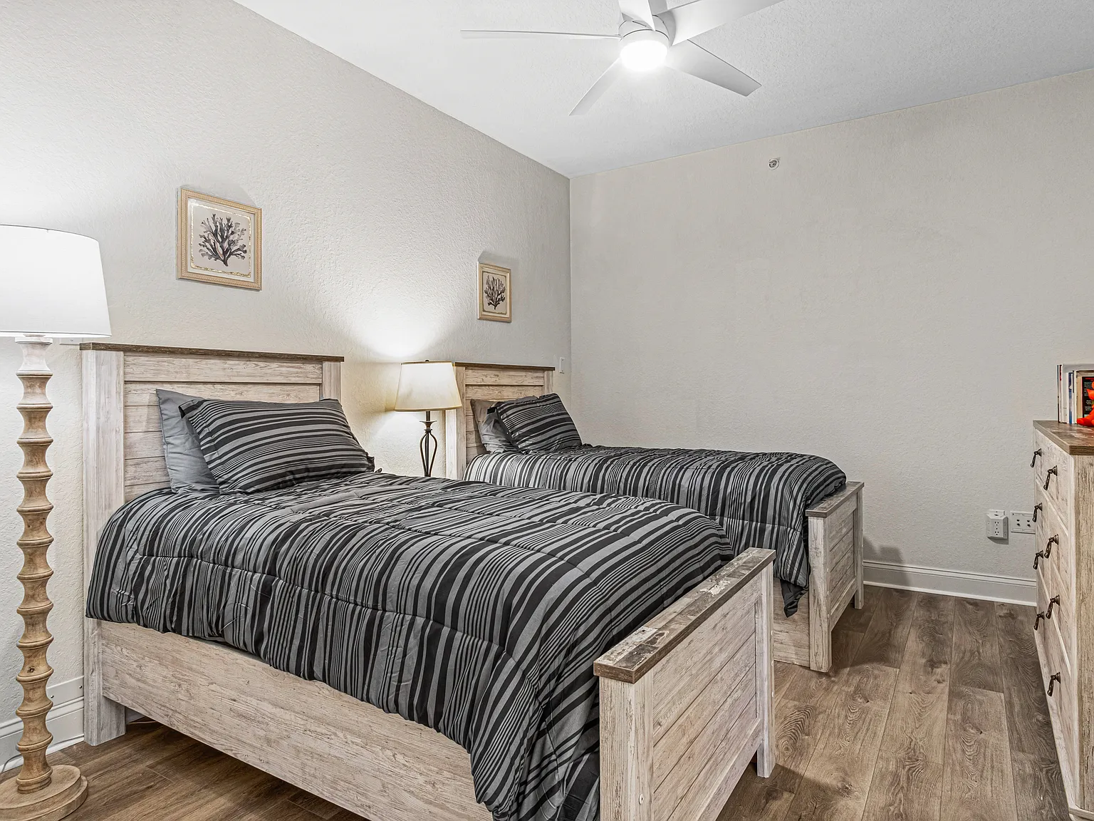 3 bed, 2.5 bath, 2110 sqft, $4,800 — Photo 4