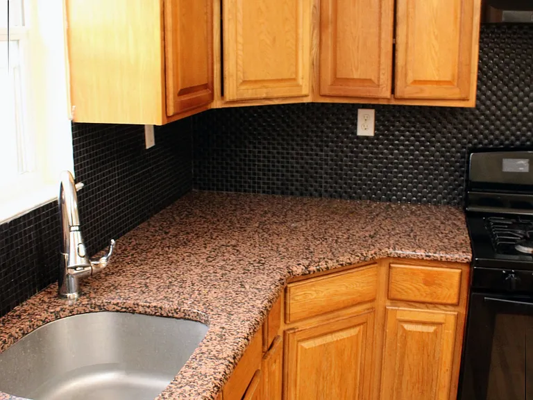 20 Wainwright St #2 — Photo 36