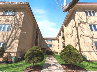 3552 N Oleander Ave APT 205, Chicago, IL 60634