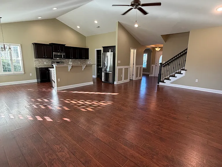 619 Uniola Dr — Photo 10