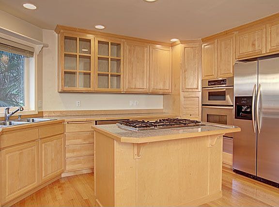 4th image of 10640 NE 46th St