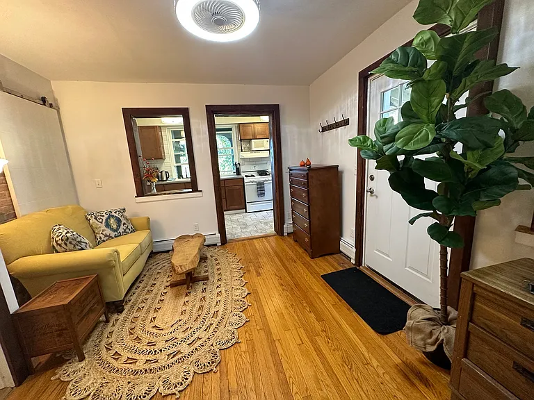 216 University Ave — Photo 21