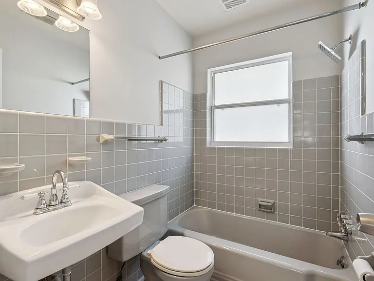 5723 E Harbor Dr — Photo 8